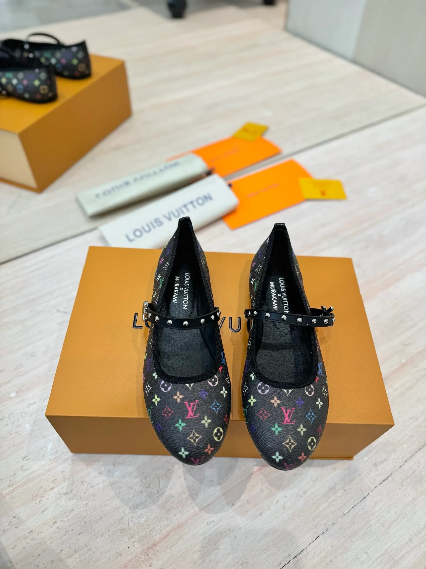 👟👟Ex-factory price 620👟👟 (top version) louis vuitton LV Louis Vuitton 25/Spring and Summer The latest Mary Jane shoes are simple and exquisite, full of high-end, showing elegance~ They look great on the feet and are full of summer shoes💯Awesome ✅Upper: 3D printed cowhide ✅Inner lining: Sheepskin lining, ✅Outsole: Genuine leather outsole imported from Italy ✅Size: 35-41 (40 to 41 customized, non-returnable) ✅Packaging: full set of packaging